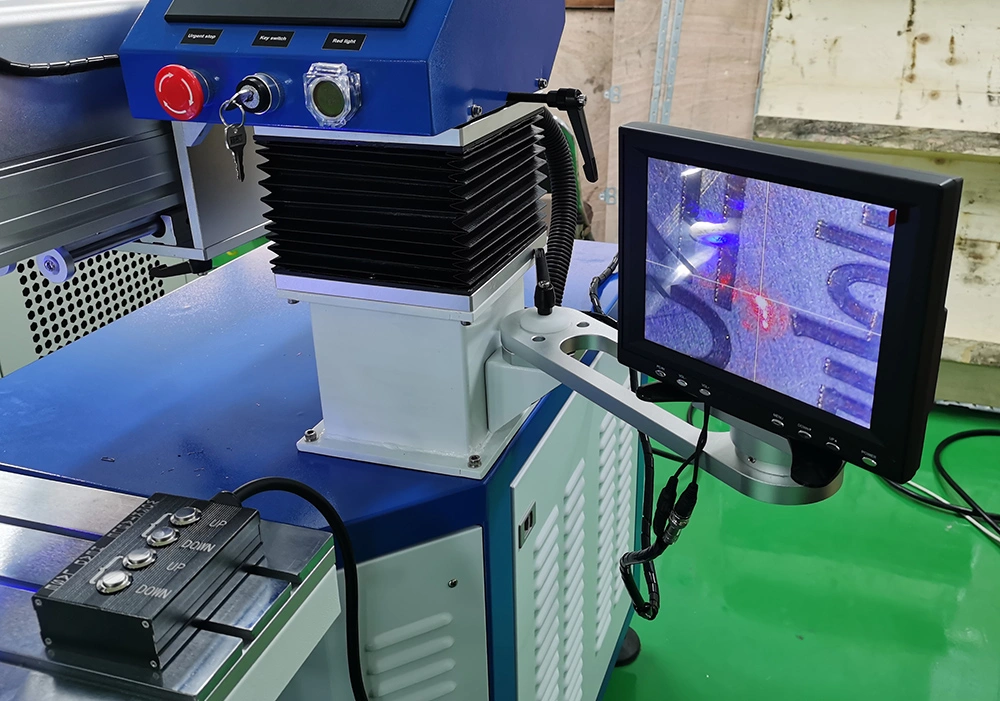 Machine de haute qualité de soudure laser de YAG pour la soudeuse de réparation de moule d'or